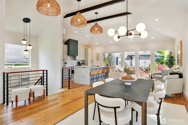 Property Photo:  800  32nd Avenue  WA 98122 