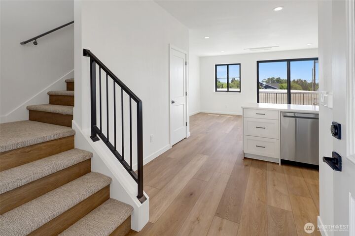 Property Photo:  105 S 8th Street 102  WA 98264 