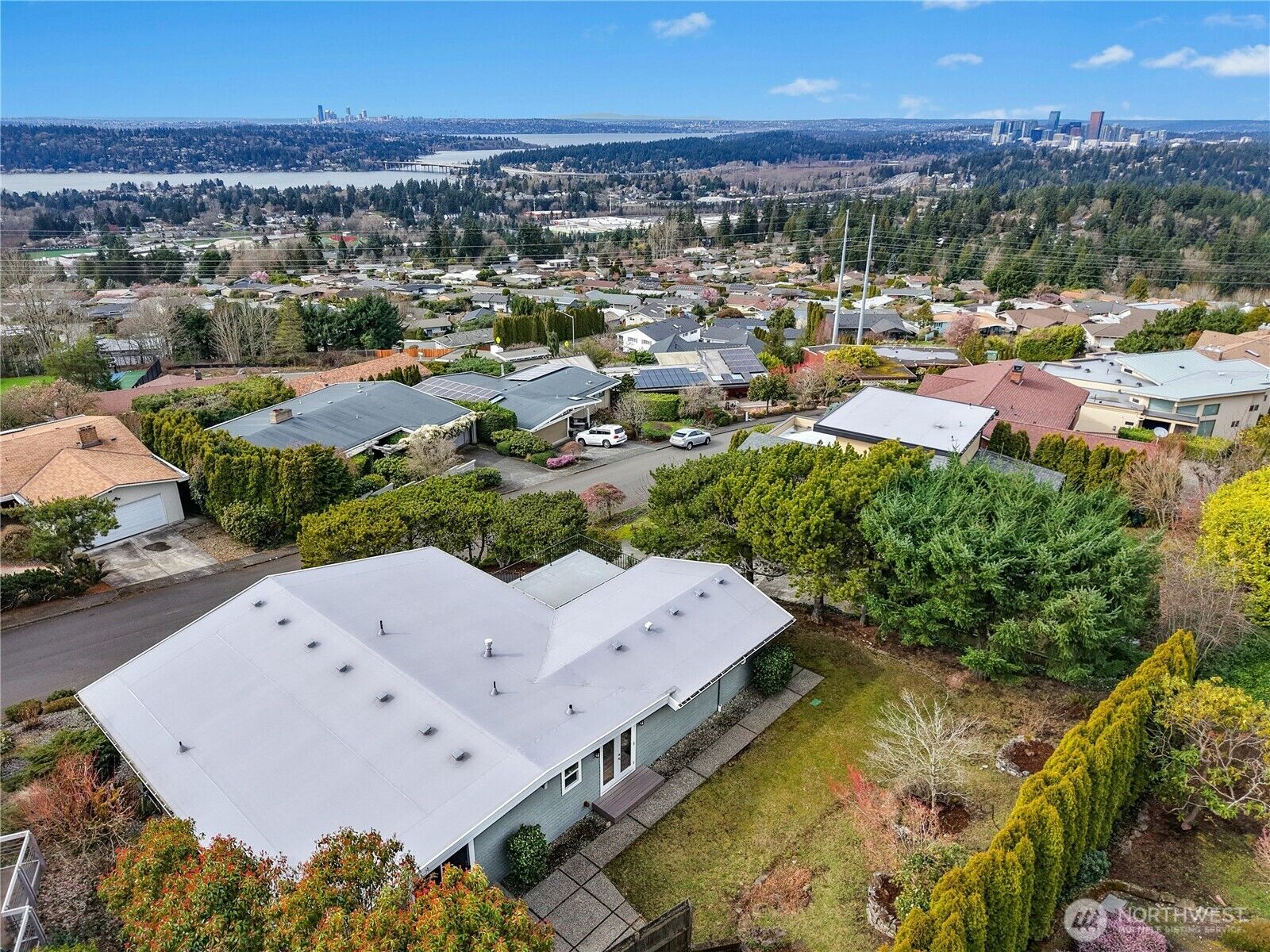 Property Photo:  4440  137th Avenue SE  WA 98006 