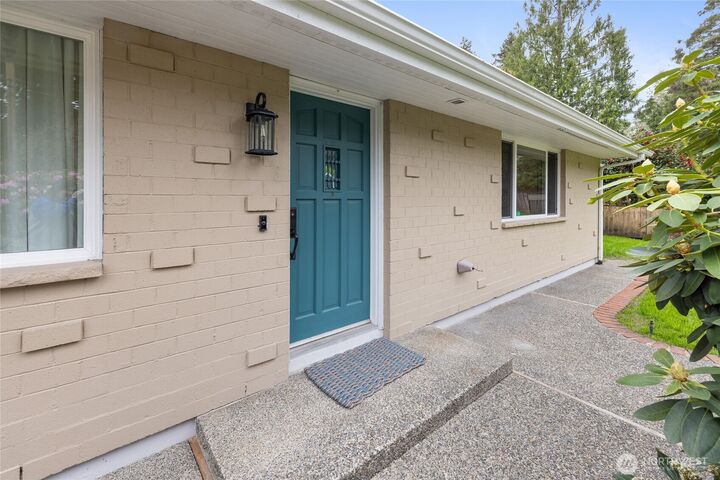 Property Photo:  11927  Nyanza Road SW  WA 98499 