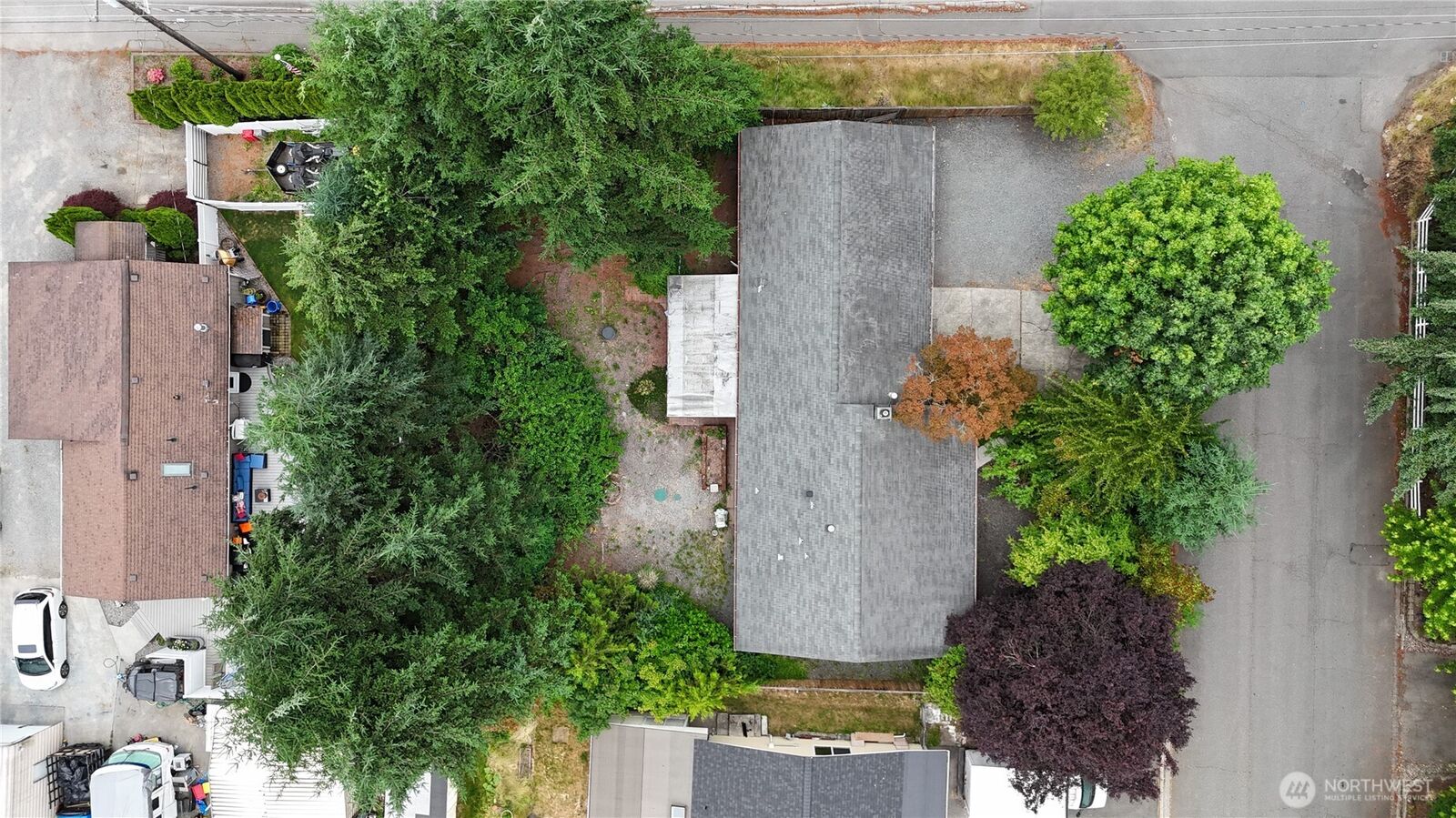 Property Photo: 14403 SE 139th Place WA 98059