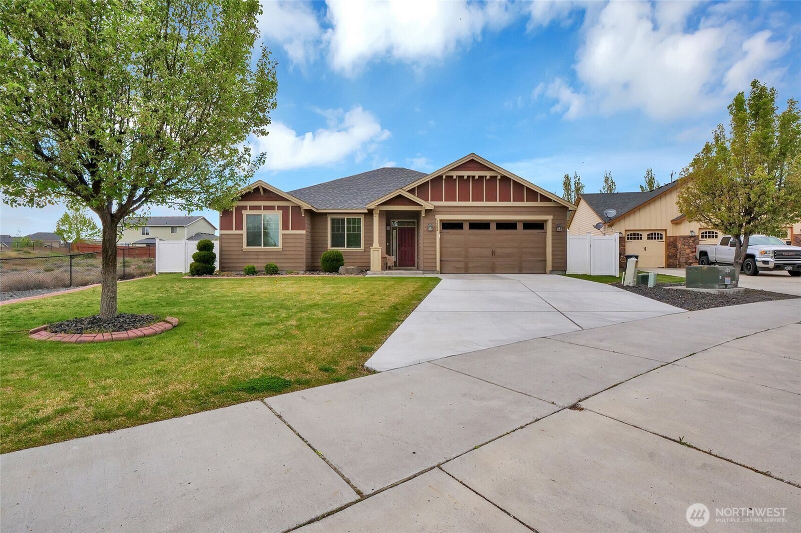 Property Photo:  1202  Fairway Drive NE  WA 98837 