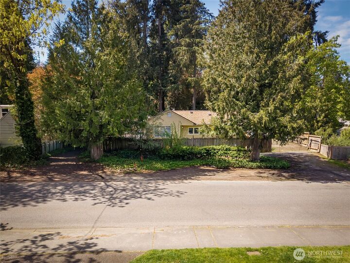 Property Photo:  17427  10th Avenue NE  WA 98155 