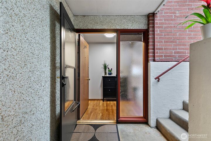 Property Photo: 3041 24th Avenue W WA 98199