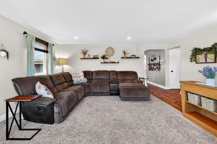 Property Photo:  2505 Laverne Lane  WI 54130-3430 