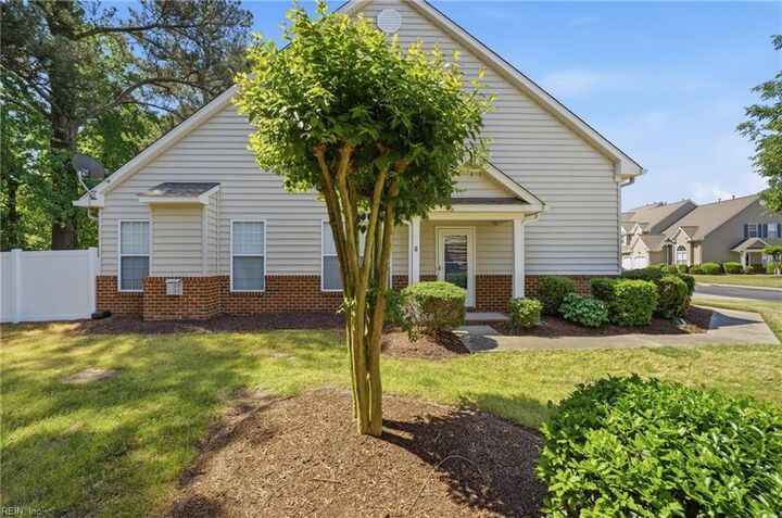 Property Photo: 906 Hunley Dr VA 23462