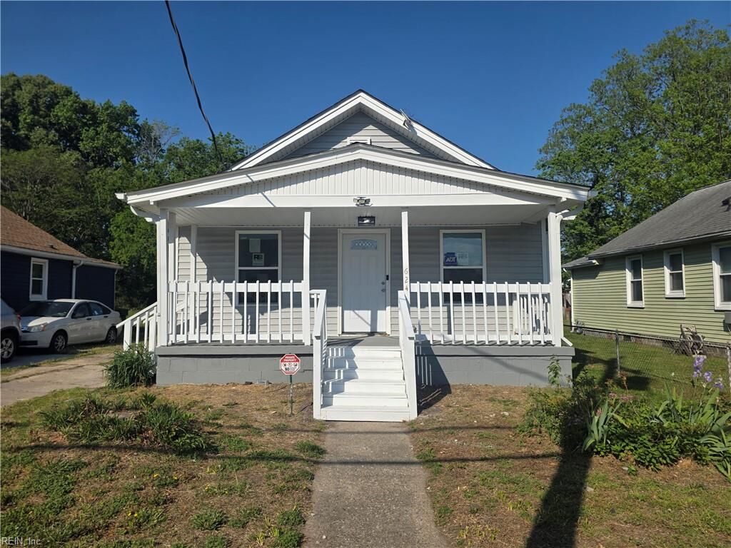 Property Photo:  624 Celey St  VA 23661 