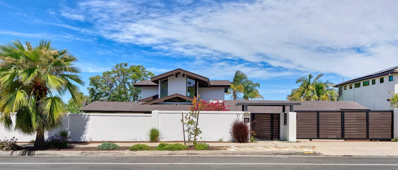 Property Photo:  1230 Nautilus  CA 92037 