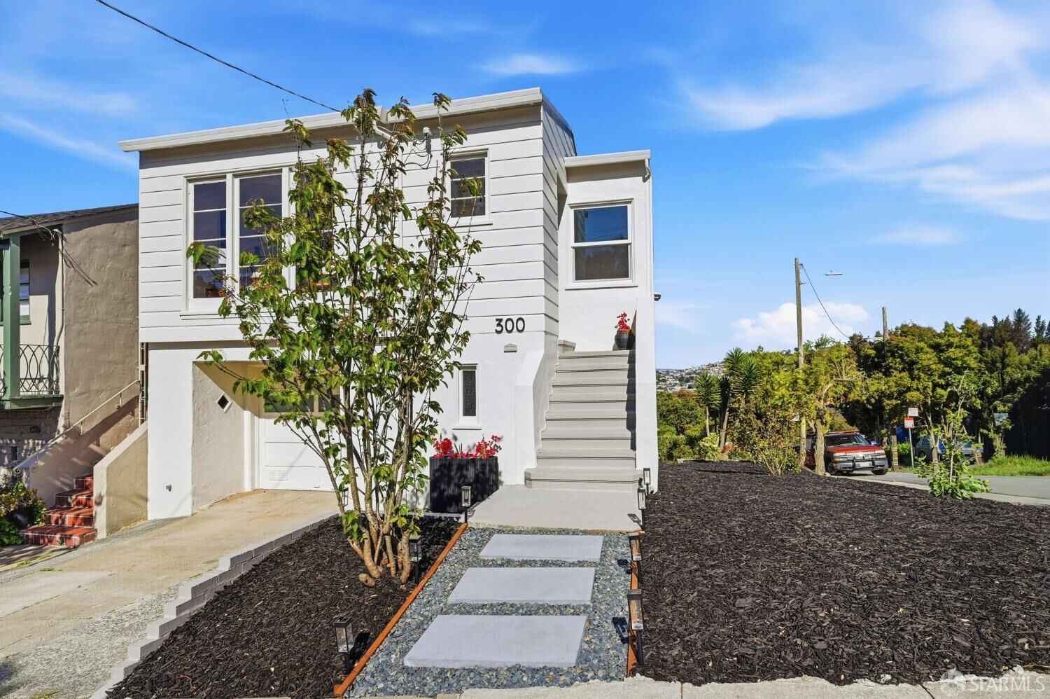 Property Photo:  300 Edna Street  CA 94112 