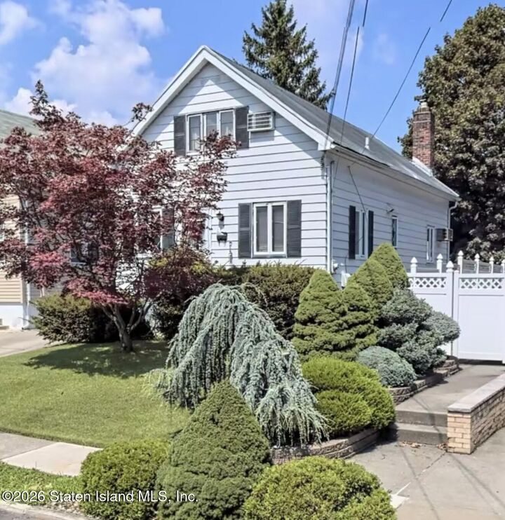 Property Photo:  117 Adams Avenue  NY 10306 