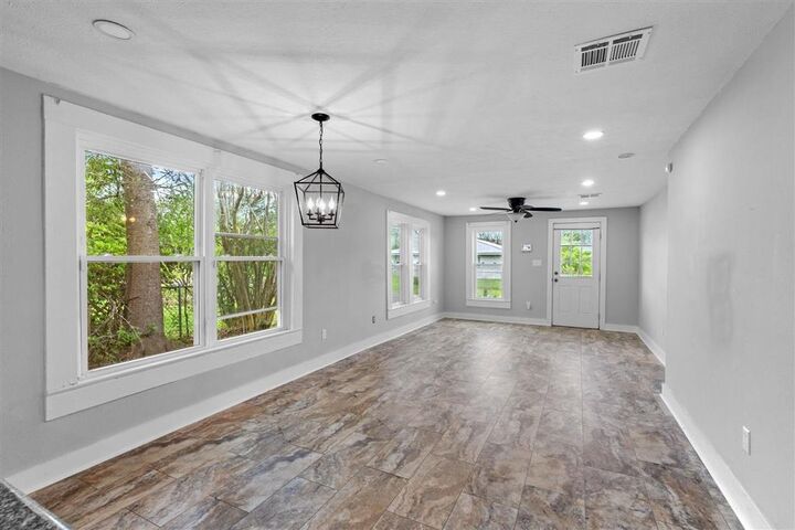 Property Photo:  207 Duff Street  LA 70633 