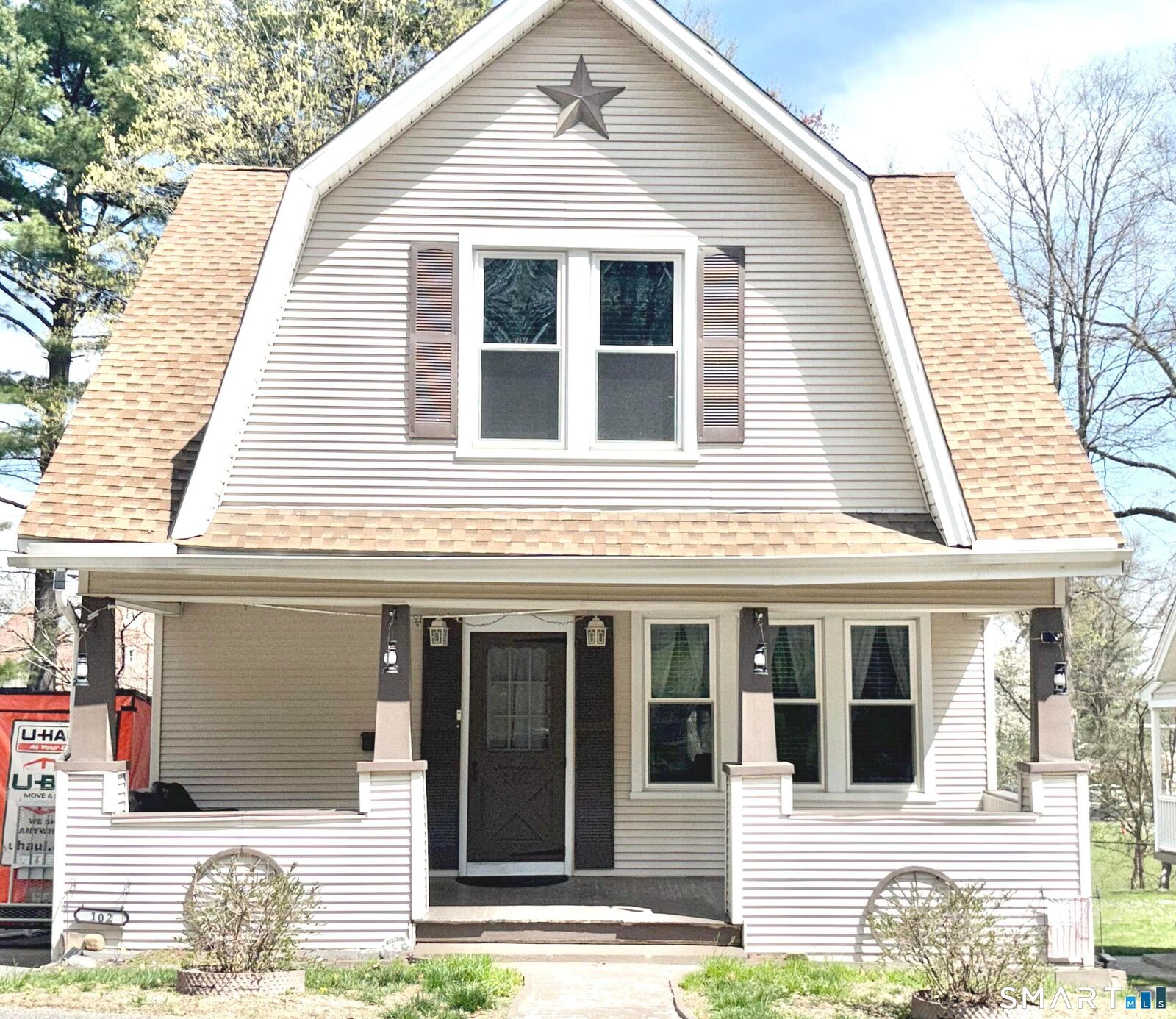 Property Photo:  102 Circuit Avenue  CT 06708 