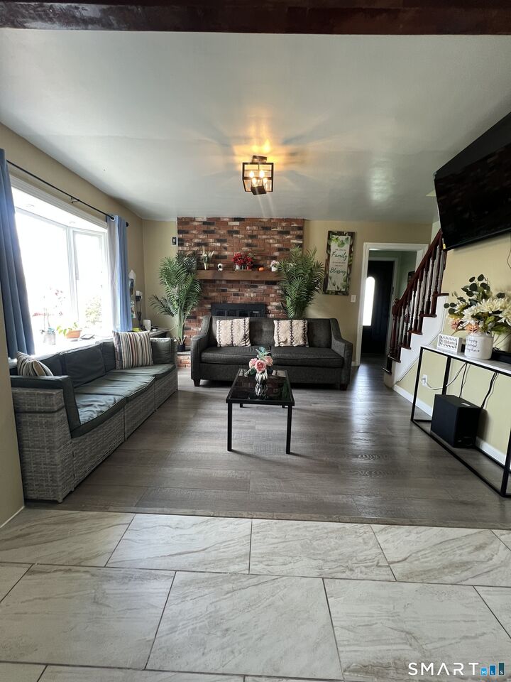 Property Photo:  1683 Baldwin Street  CT 06706 