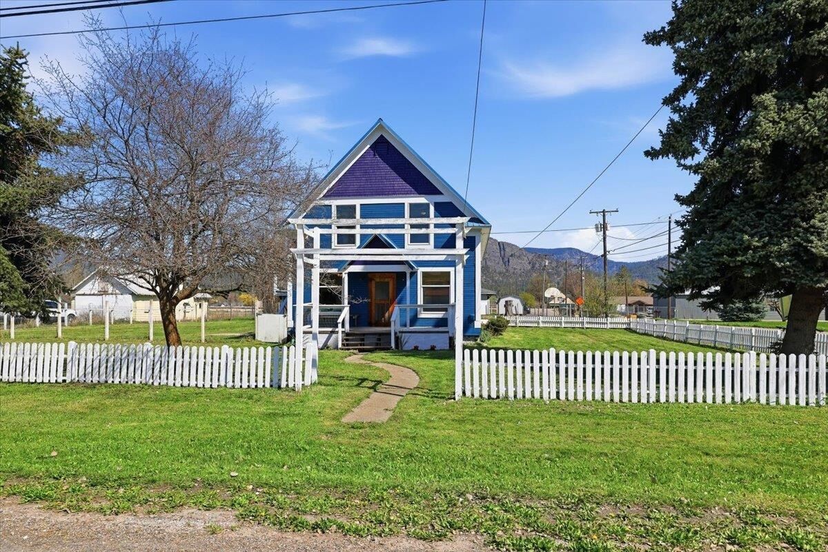 Property Photo:  707 S 2nd W St  WA 99109 