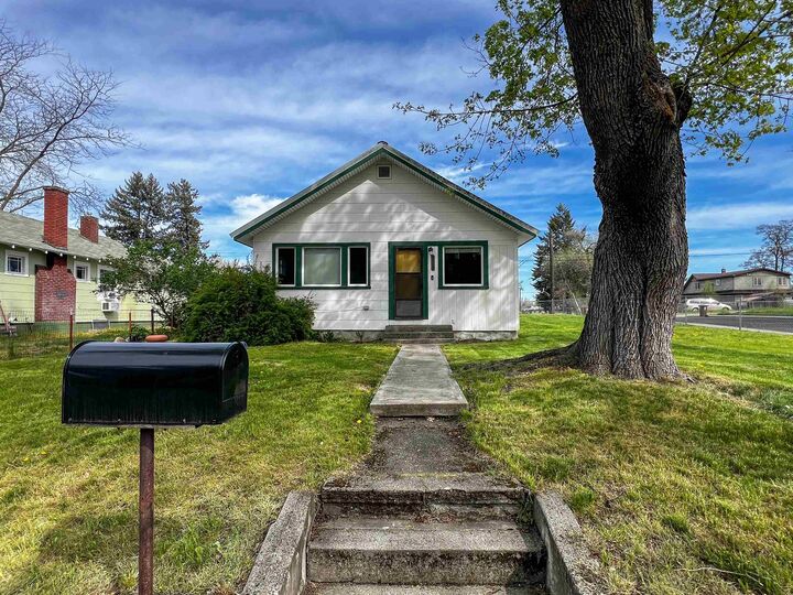 Property Photo:  2227 E 7th Ave  WA 99202 