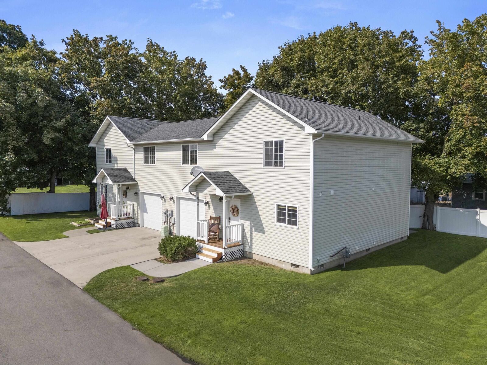 Property Photo:  10725 E Broadway Ave  WA 99206 