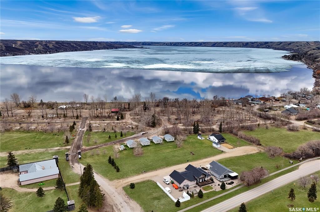 Property Photo:  107 Echo Ridge Bay  SK S0G 1S0 
