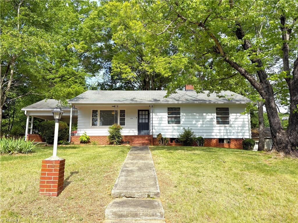 Property Photo:  106 N 11th Avenue  NC 27027 