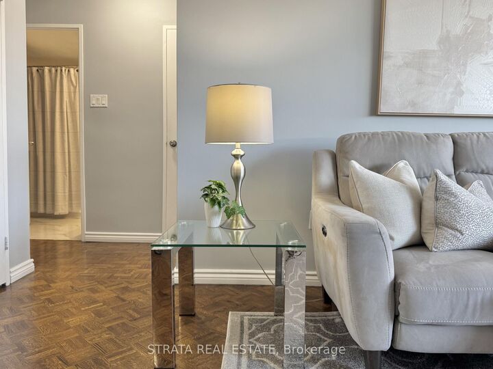 Property Photo: 3555 Bathurst Street 203 ON M6A 2Y8