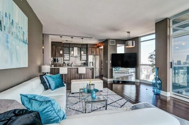 Property Photo: 219 Fort York Boulevard Lph 3702 ON M5V 1B1