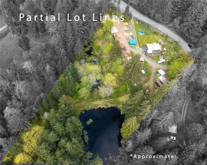 Property Photo: 2761 Tiesu Rd BC V9X 1W9
