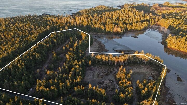 Property Photo:  221 Minato Rd  BC V0R 0A3 