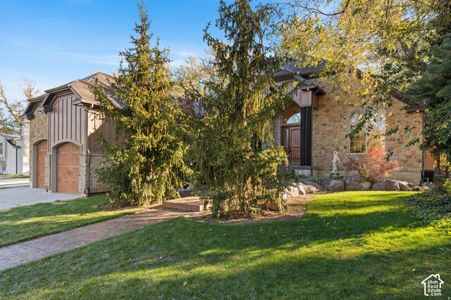 Property Photo: 10637 S Crescent Bend Dr UT 84070