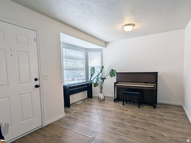 Property Photo:  98 W Settlement Cir  UT 84047 