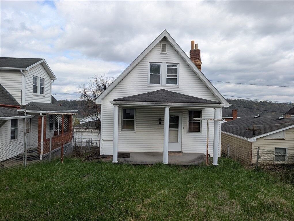 Property Photo:  623.5 Conrad  PA 15022 