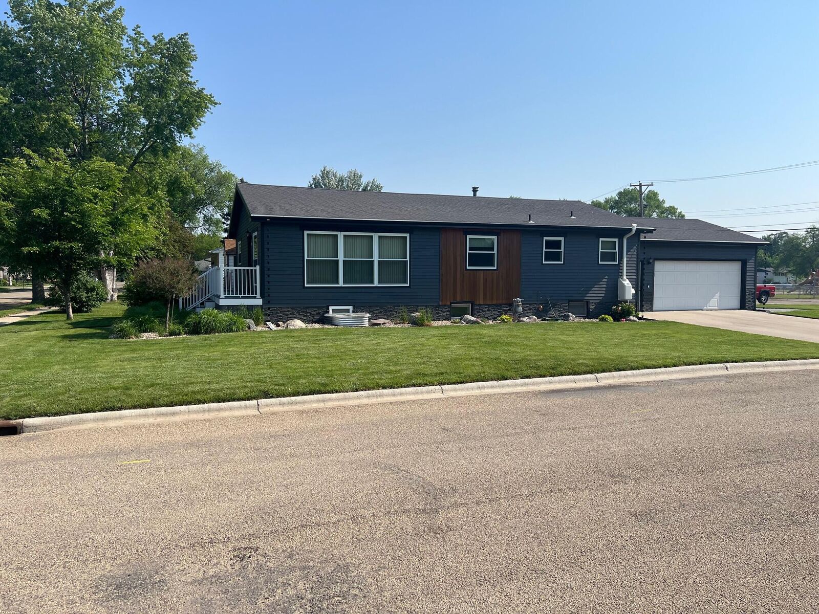 Property Photo: 902 N Penn Street SD 57401