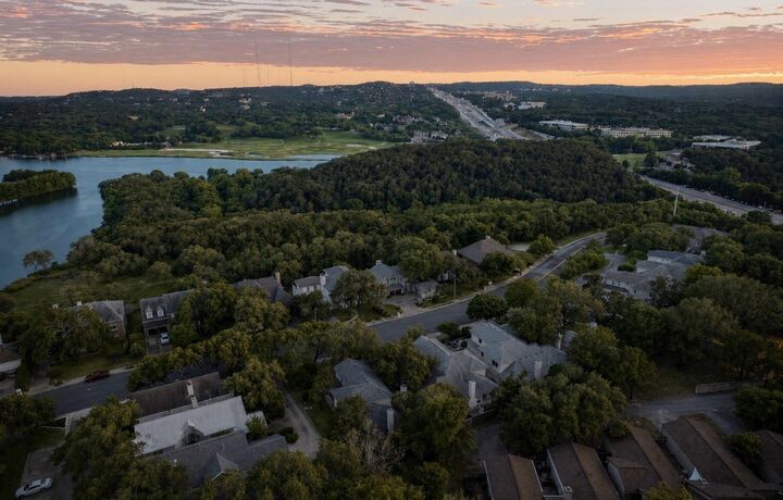 Property Photo:  5724 N Scout Island Circle  TX 78731 