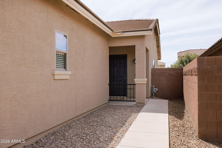 Property Photo:  117 W Reeves Avenue  AZ 85140 