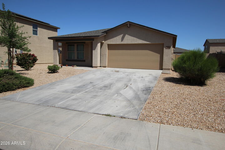 Property Photo:  322 E Bobcat Place  AZ 85122 