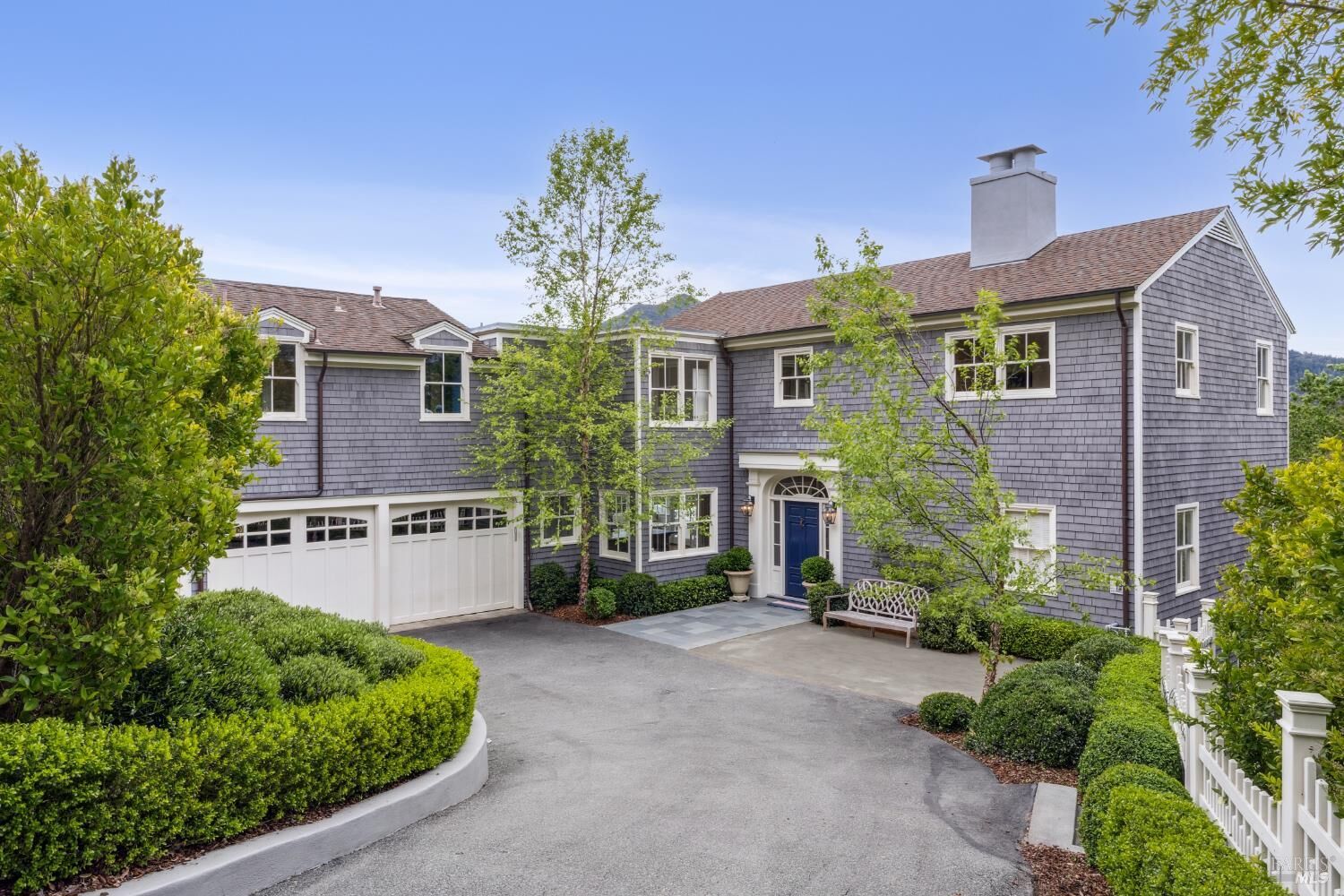 Property Photo:  