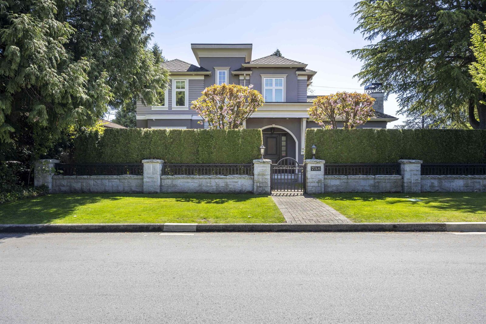 Property Photo: 738 W 54th Avenue BC V6P 1M4