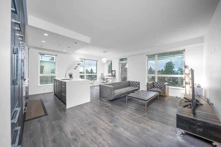 6677 Cambie Street 505 — photo 1