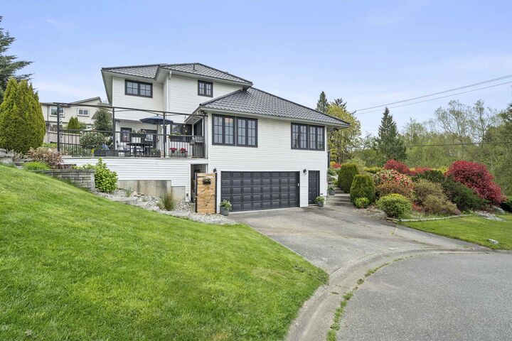 16071 8 Avenue — photo 1