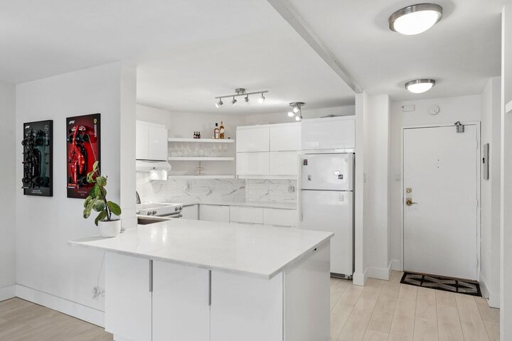 Property Photo: 2024 Fullerton Avenue 905 BC V7P 3G4