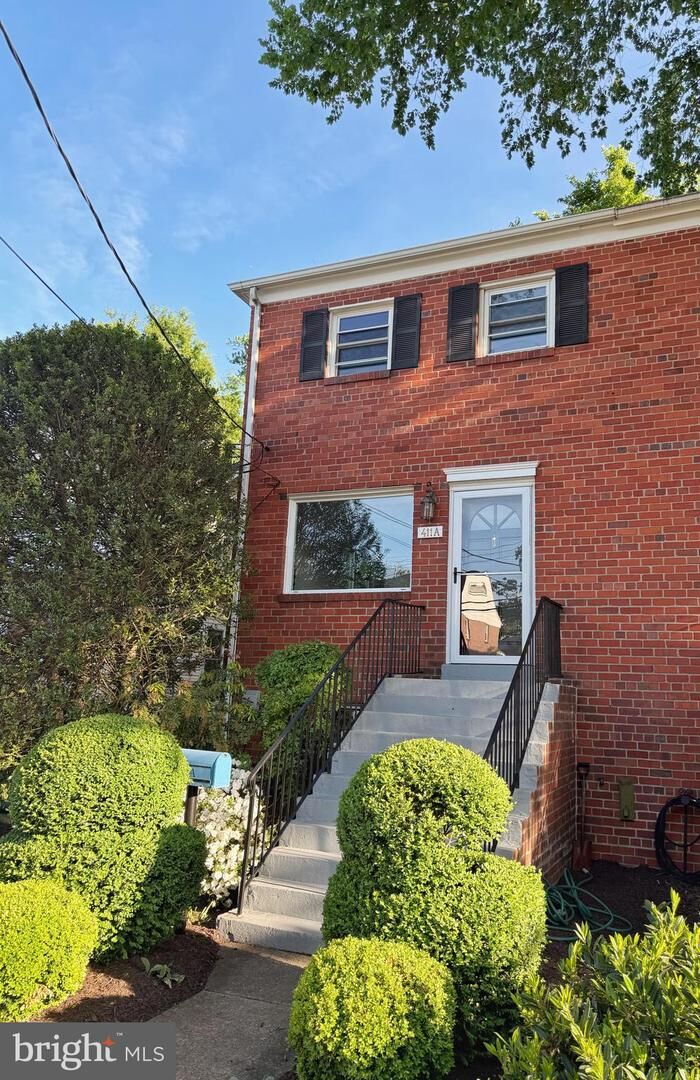 Property Photo:  411 E Howell Avenue A  VA 22301 