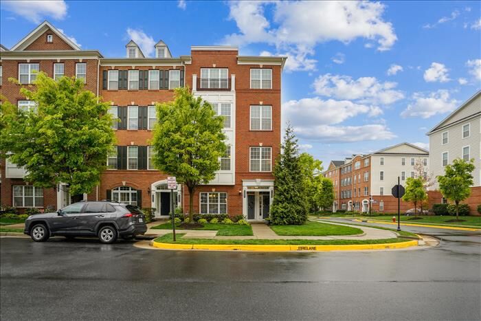 Property Photo:  43087 Thoroughfare Gap Terrace  VA 20148 