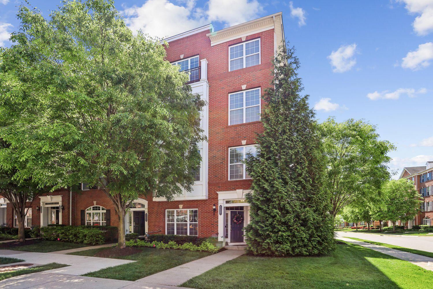 Property Photo:  43087 Thoroughfare Gap Terrace  VA 20148 