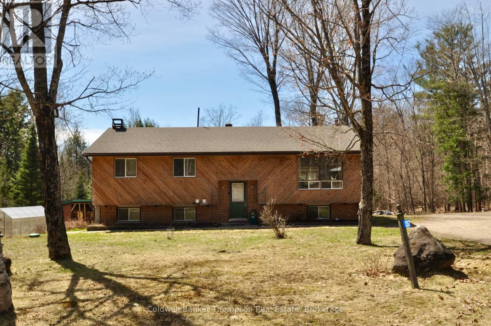 Property Photo:  1357 Ravenscliffe Road  ON P1H 2N5 