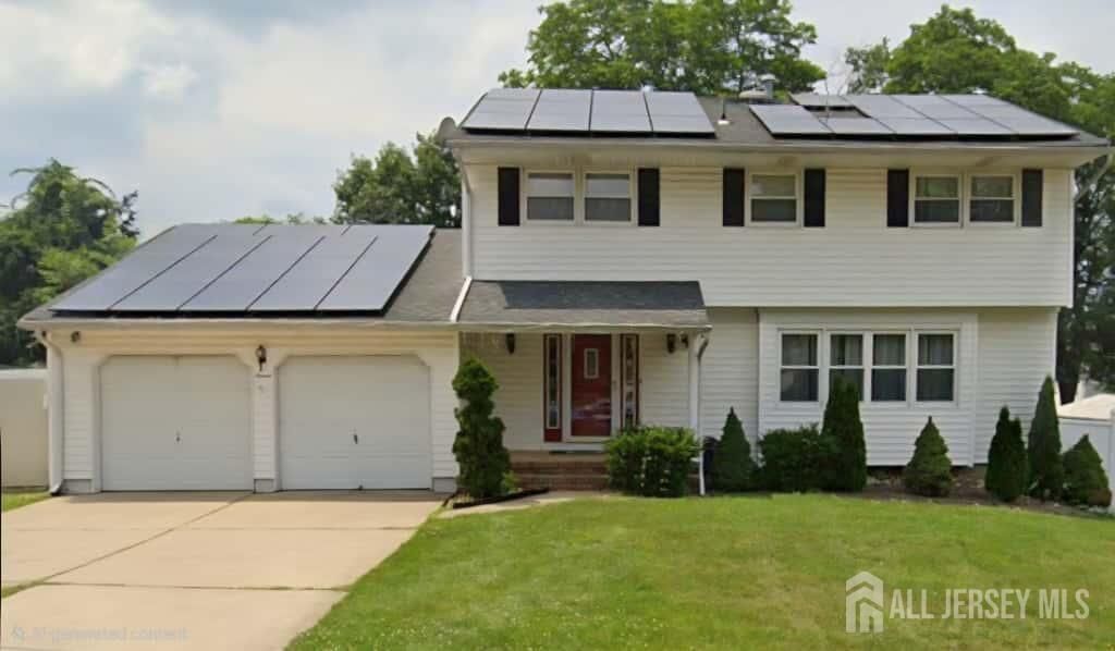 Property Photo:  7 Stradford Road  NJ 08859 