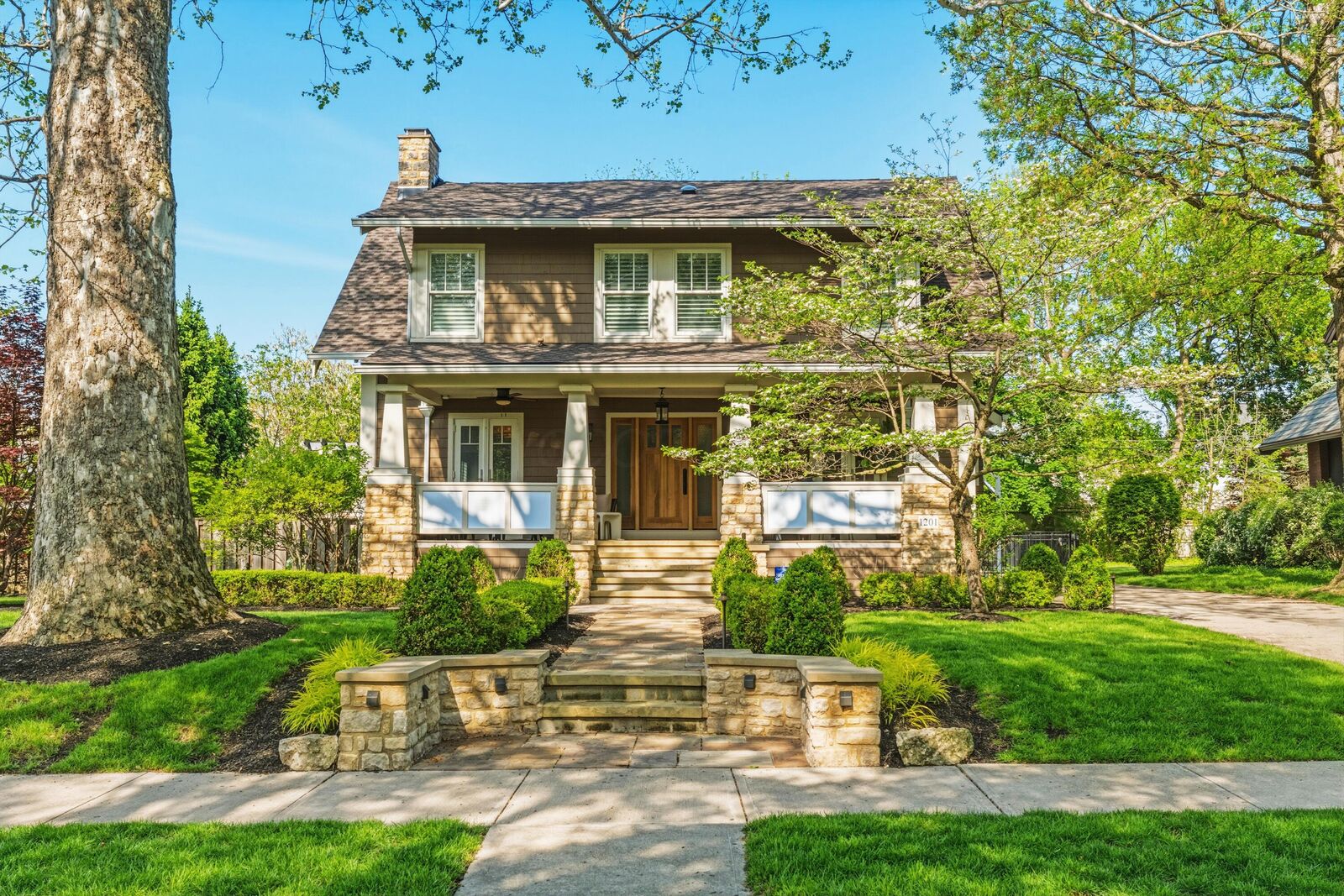 Property Photo:  1201 Wyandotte Road  OH 43212 