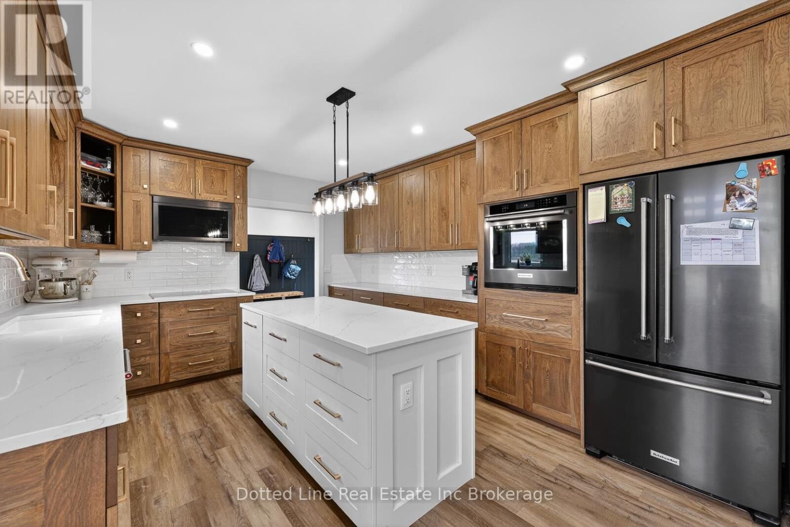 Property Photo: 573 Norfolk County Rd 28 Road West ON N0E 1G0