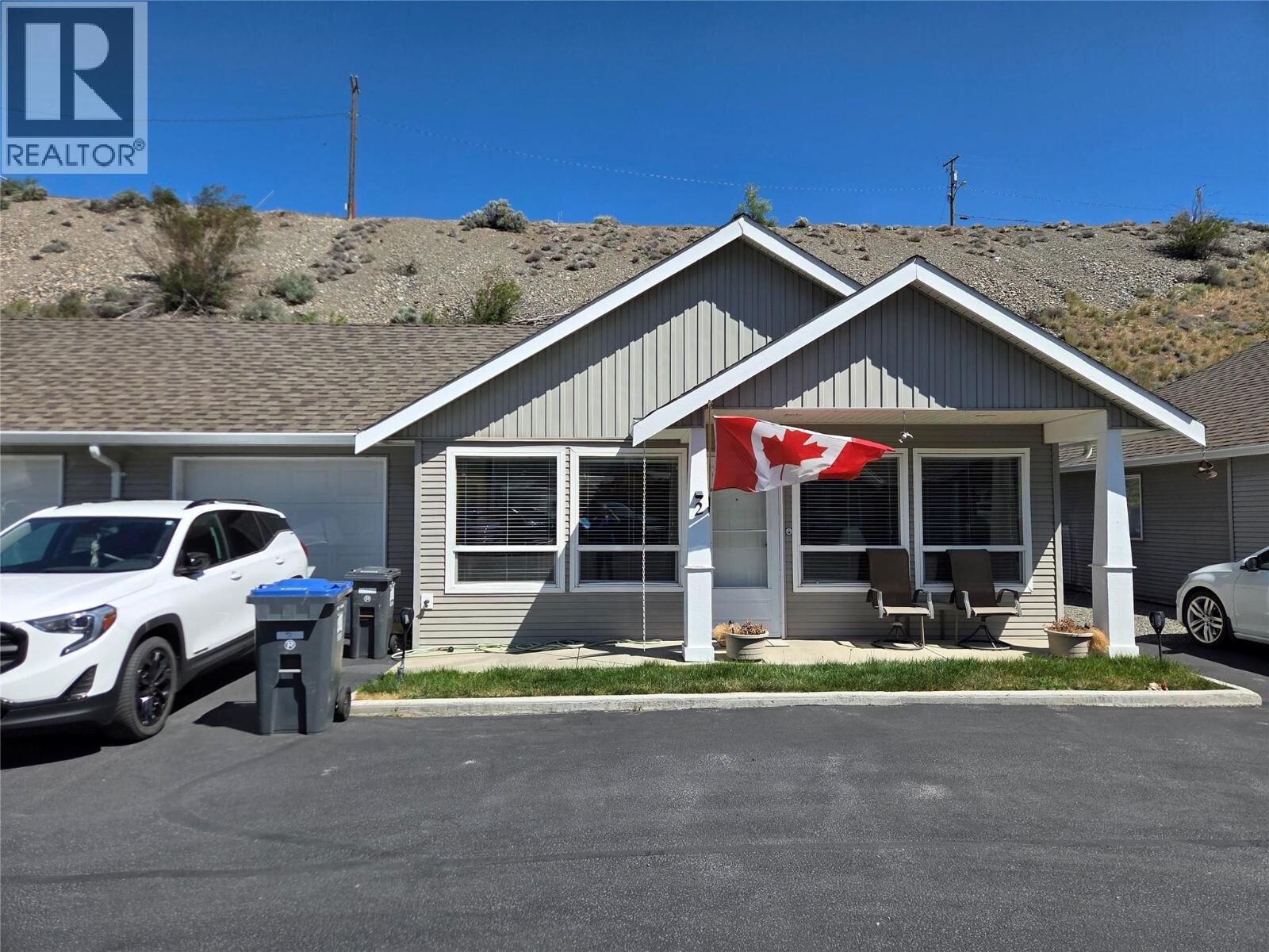 Property Photo: 601 9th Street 2 BC V0X 1N3
