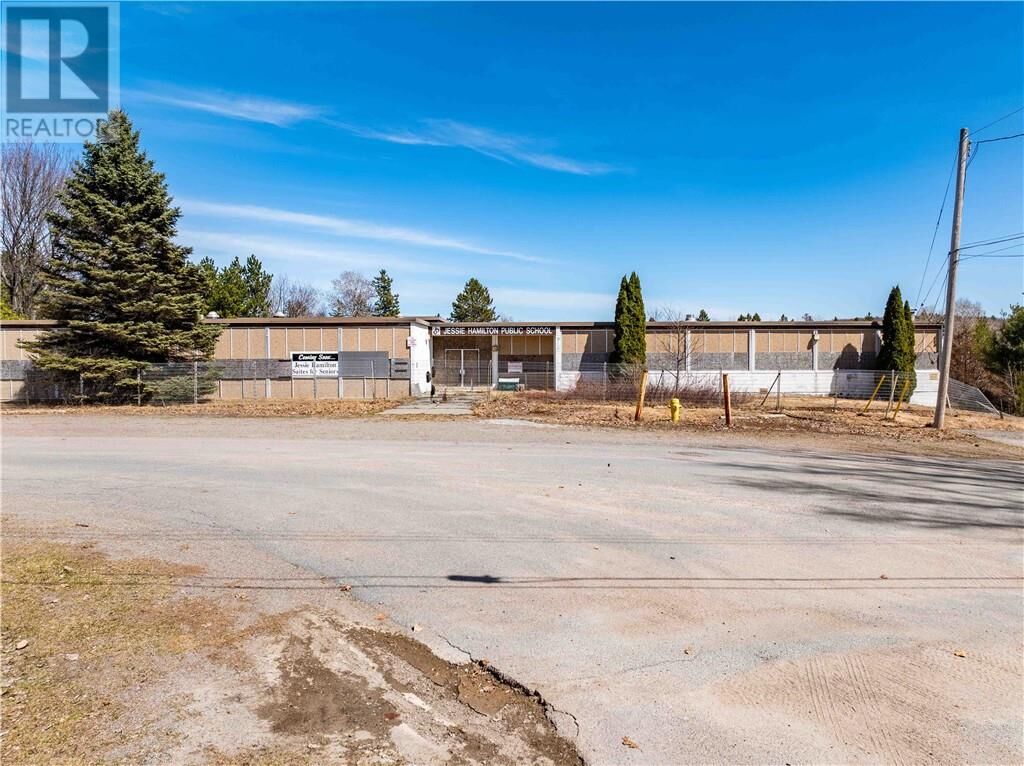Property Photo:  16 Jessie  ON P3Y 1A2 