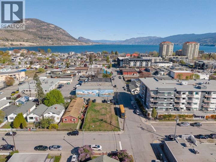 Property Photo:  303 Nanaimo Avenue West  BC V2A 1N8 