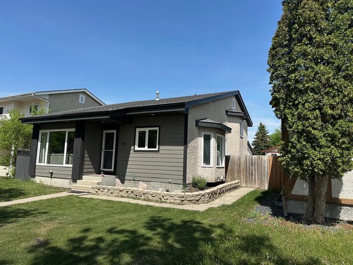 529 Ashworth Street South — photo 1