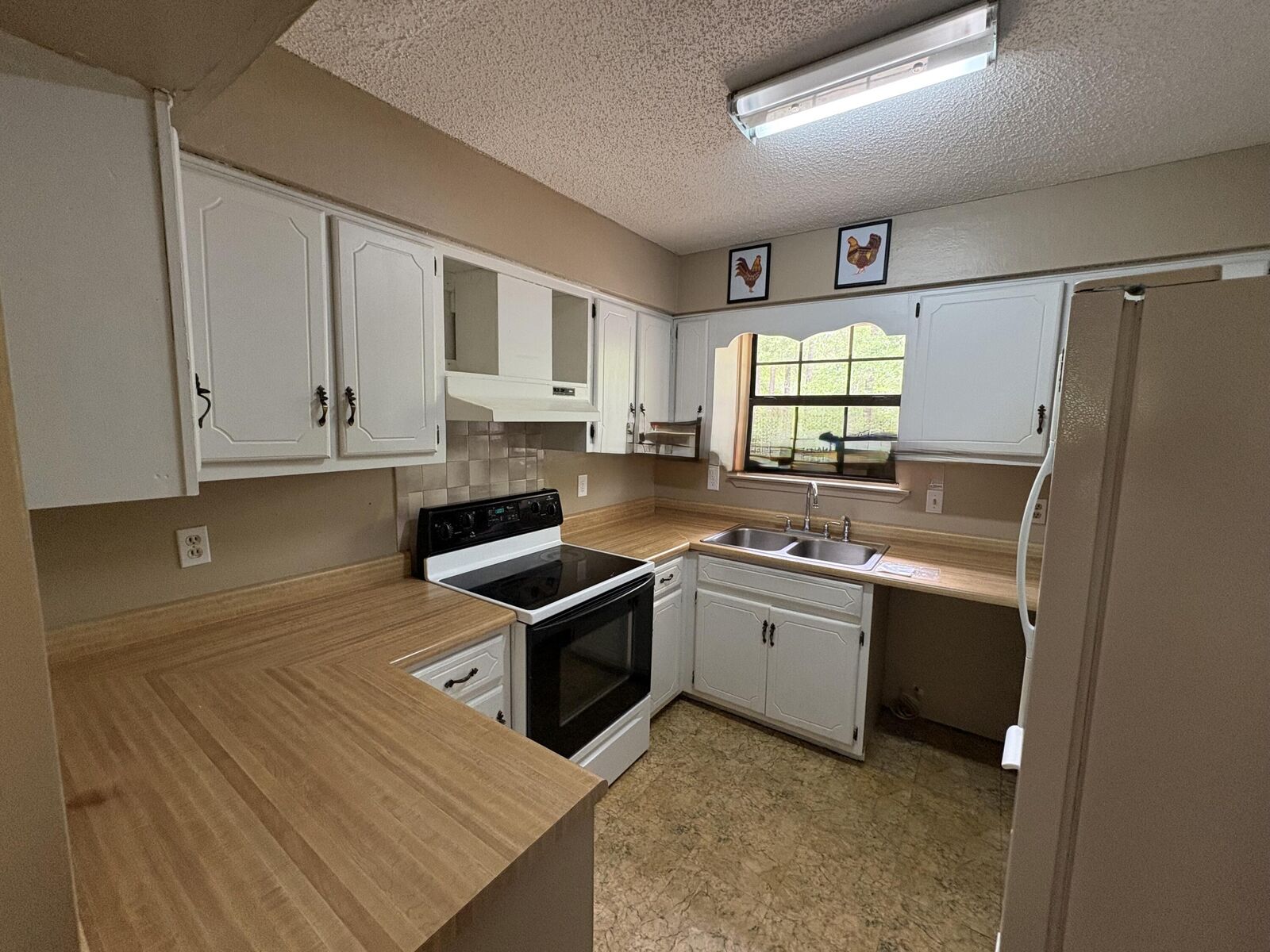 Property Photo:  1655 U.s. 90  FL 32531 